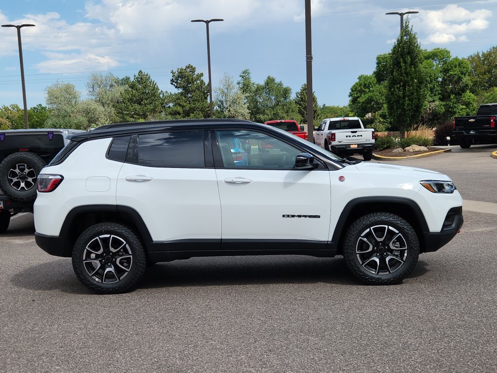 New 2026 Jeep Compass Trailhawk AWD/4WD image 2