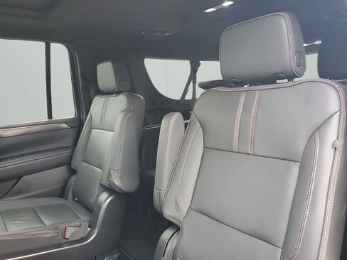 Used 2022 Chevrolet Suburban RST w/ Sport Performance Package image 19