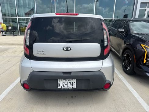 Used 2015 Kia Soul FWD image 5