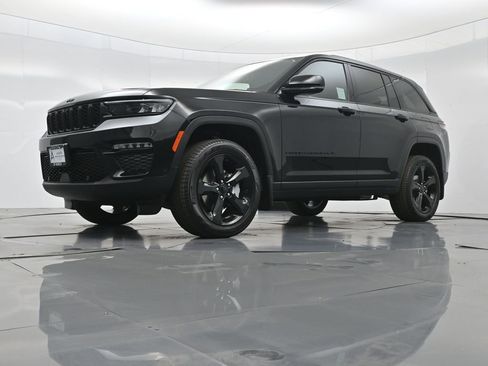New 2025 Jeep Grand Cherokee Limited w/ Luxury Tech Group II image 48