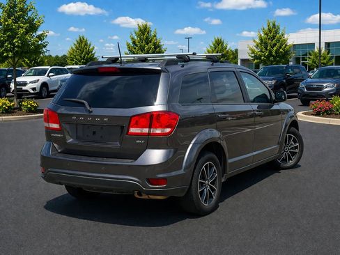 Used 2018 Dodge Journey SXT FWD image 6
