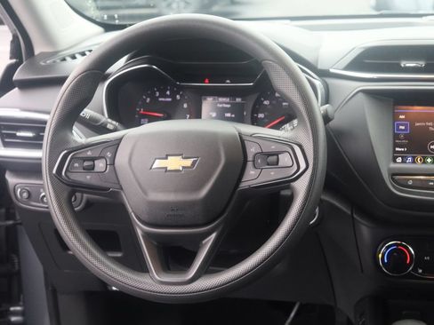 Used 2022 Chevrolet TrailBlazer LT AWD/4WD image 21