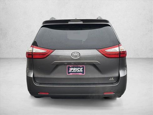 Used 2015 Toyota Sienna LE image 6