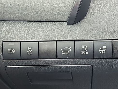 Used 2024 Toyota Camry SE w/ Cold Weather Package FWD image 18