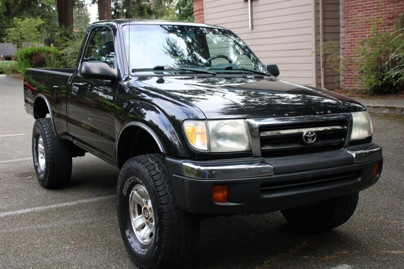 Used 2000 Toyota Tacoma 4x4 Regular Cab image 2