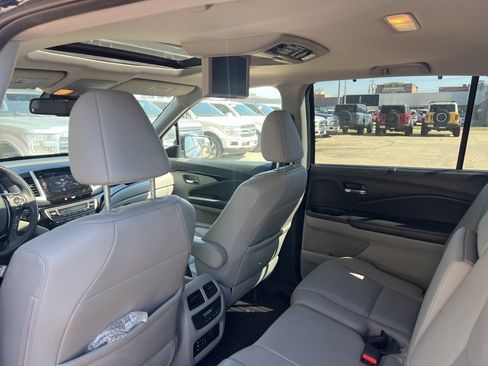 Used 2016 Honda Pilot Touring image 7