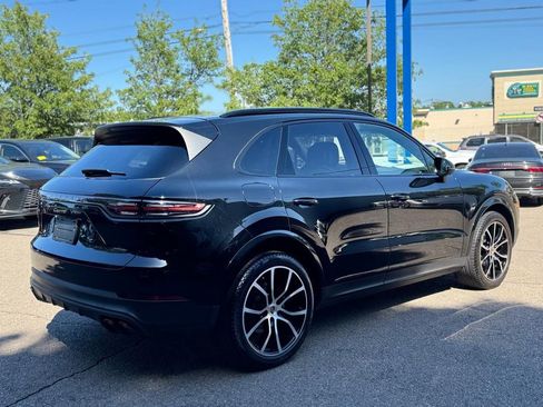 Used 2023 Porsche Cayenne Platinum Edition AWD/4WD image 6