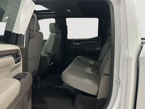 Used 2024 GMC Sierra 1500 SLT w/ SLT Premium Package image 25