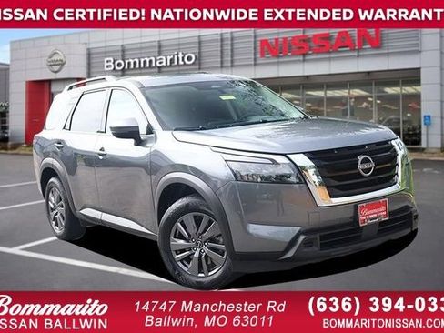 Certified 2025 Nissan Pathfinder SV FWD image 1