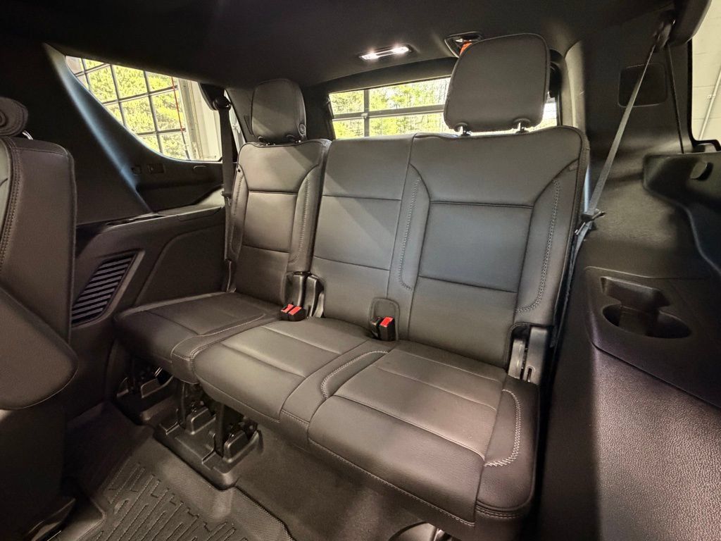 Used 2023 GMC Yukon Denali AWD/4WD image 18