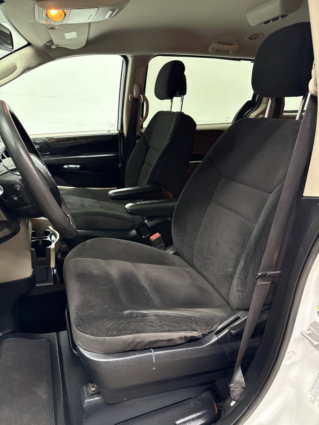 Used 2019 Dodge Grand Caravan SE FWD image 32