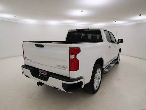 Used 2024 Chevrolet Silverado 1500 High Country w/ Technology Package image 3