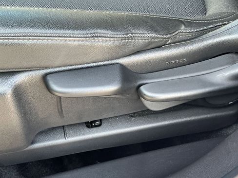 Used 2025 Buick Encore GX Preferred image 23