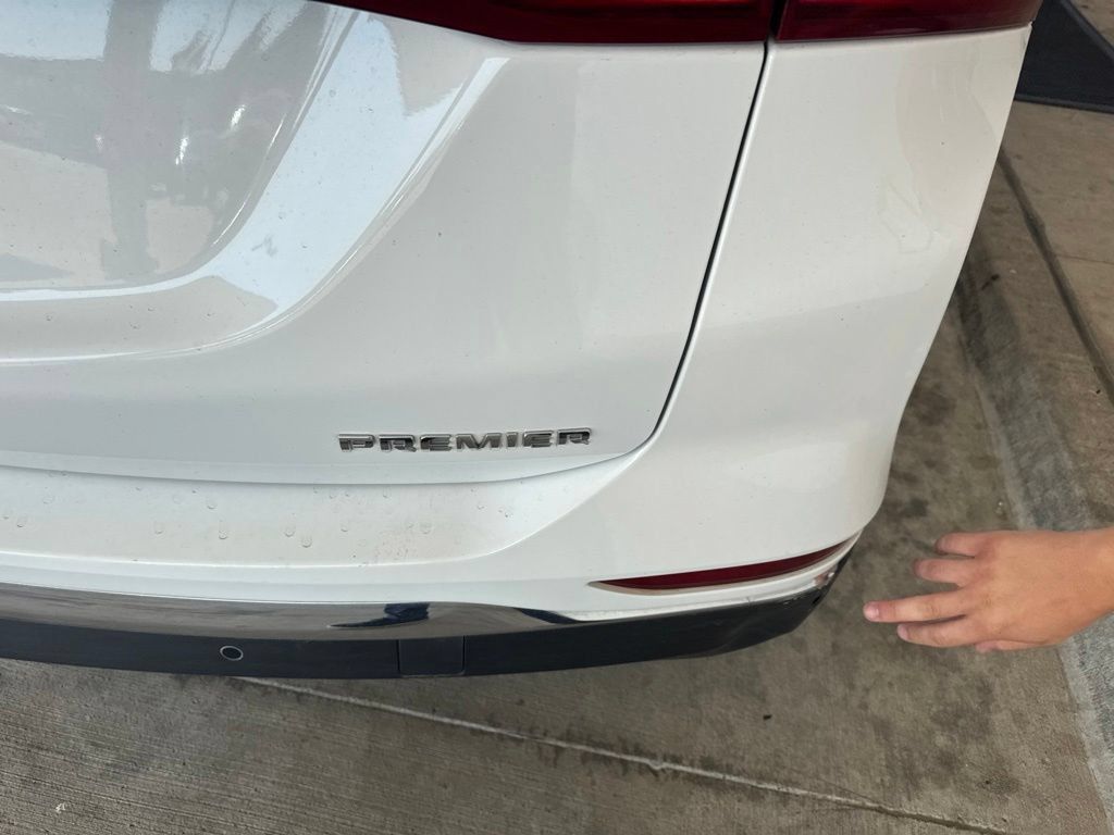 Used 2019 Chevrolet Equinox Premier FWD image 7