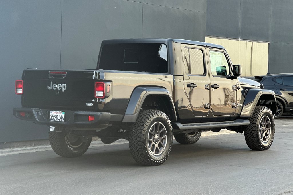 Used 2023 Jeep Gladiator Overland w/ Trailer Tow Package AWD/4WD image 4
