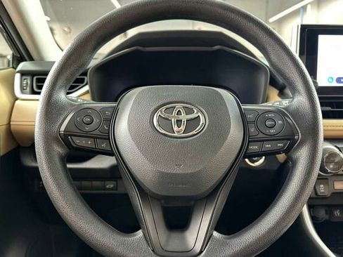 Used 2025 Toyota RAV4 XLE image 26