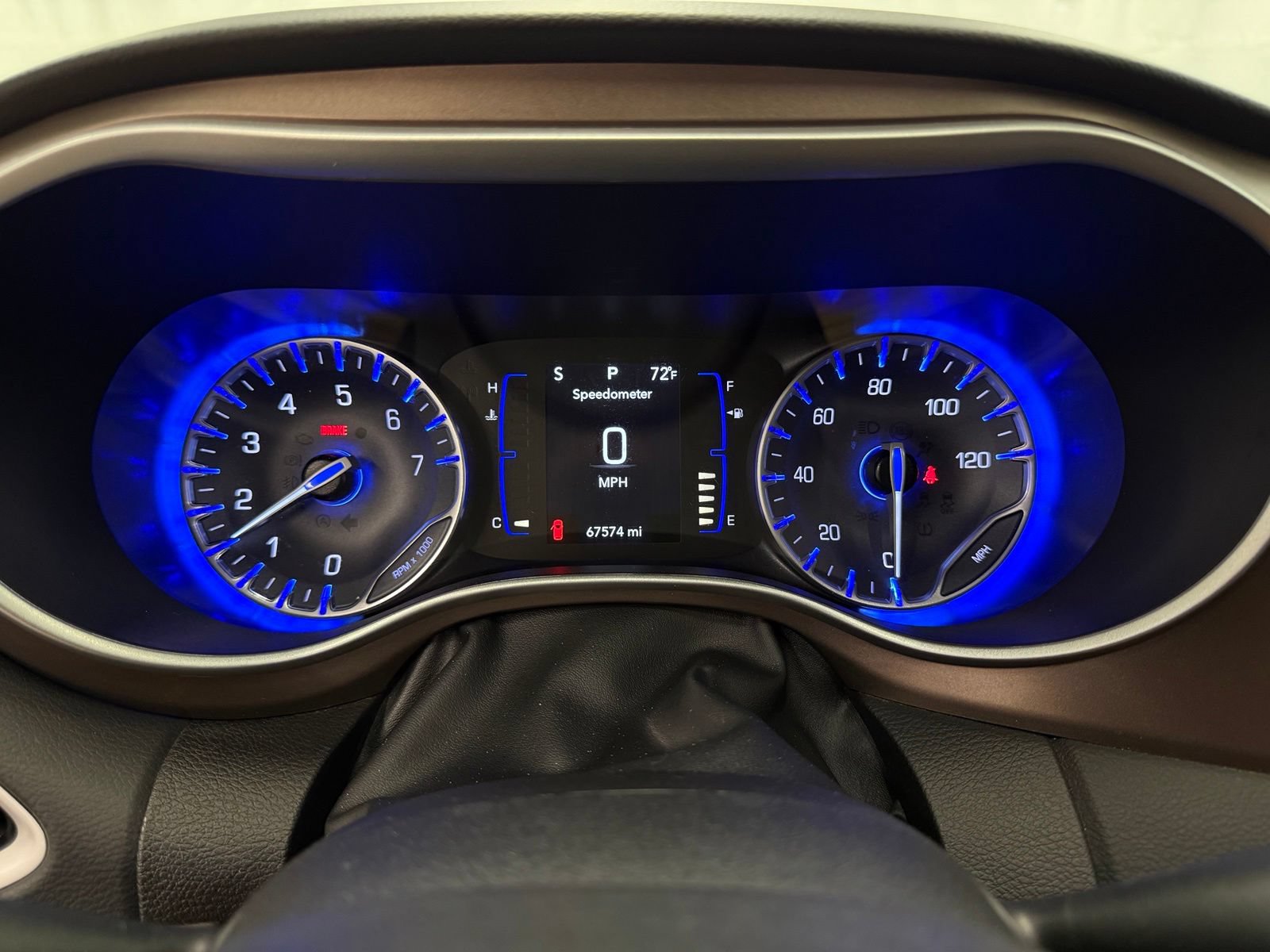 Used 2023 Chrysler Voyager LX FWD image 13