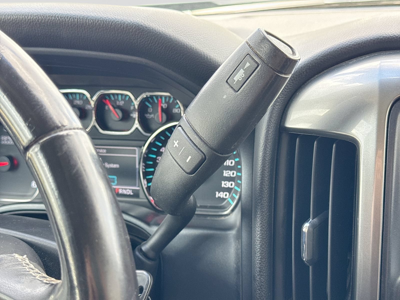 Used 2018 Chevrolet Silverado 1500 LT w/ All Star Edition AWD/4WD image 32