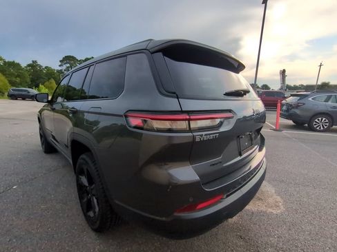 Used 2023 Jeep Grand Cherokee L Laredo AWD/4WD image 5