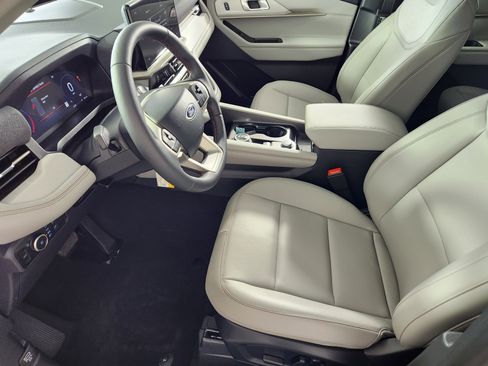 New 2026 Ford Explorer Active w/ Active Comfort Package image 11