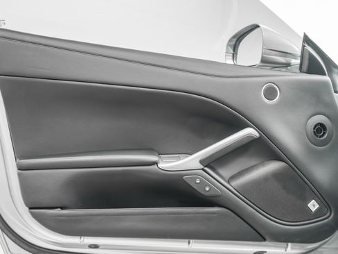 Used 2016 Ferrari F12 Berlinetta RWD image 39