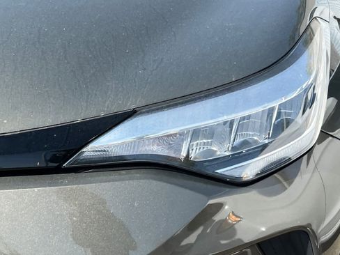 Used 2021 Toyota C-HR LE image 11