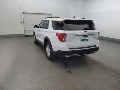 Used 2023 Ford Explorer XLT w/ Equipment Group 202A image 5