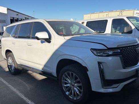 Used 2023 Cadillac Escalade Premium Luxury w/ Performance Package image 2