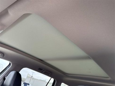 Certified 2025 Volkswagen Atlas SEL image 28