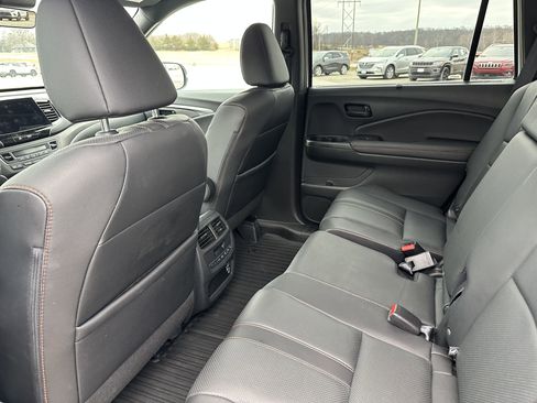 Used 2022 Honda Pilot TrailSport image 39