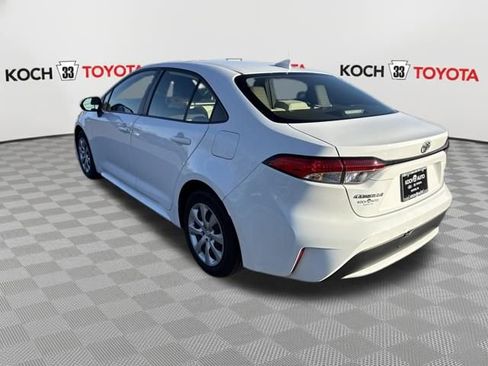 Used 2021 Toyota Corolla LE w/ Carpet Mat Package (TMS) image 5
