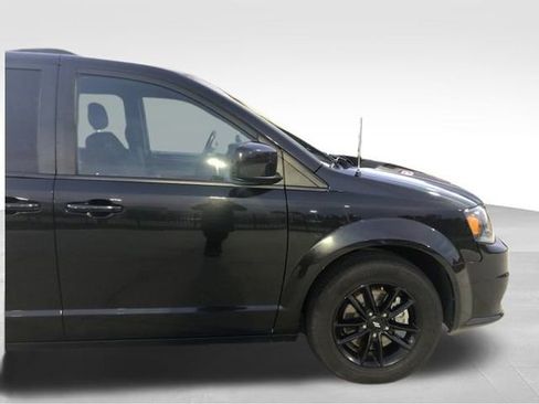 Used 2020 Dodge Grand Caravan SE image 47