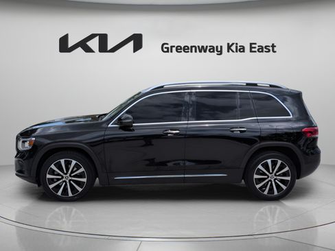 Used 2022 Mercedes-Benz GLB 250 4MATIC image 9