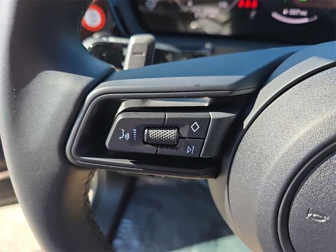 Certified 2025 Porsche Cayenne E-Hybrid image 36