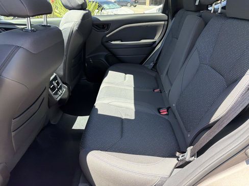 Used 2025 Subaru Forester Premium AWD/4WD image 12