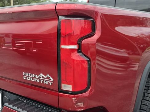 Used 2025 Chevrolet Silverado 2500 High Country w/ Technology Package AWD/4WD image 11