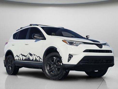 Used 2016 Toyota RAV4 LE image 2