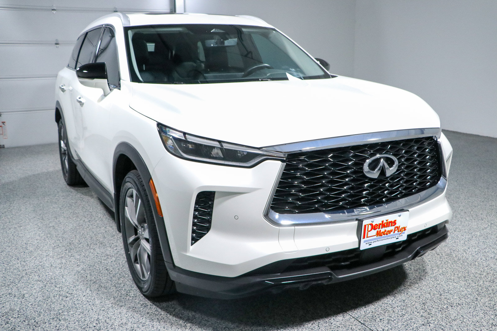Used 2023 INFINITI QX60 Luxe w/ Cargo Package AWD/4WD image 5