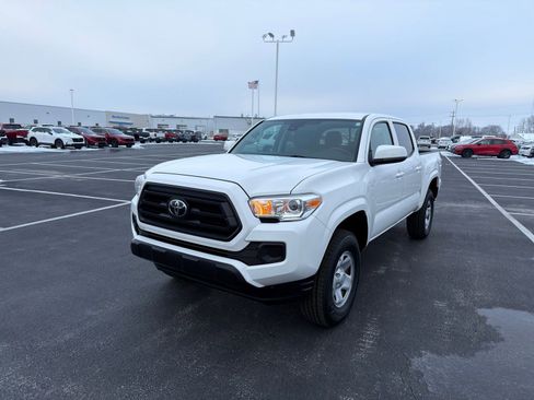 Used 2023 Toyota Tacoma SR image 2