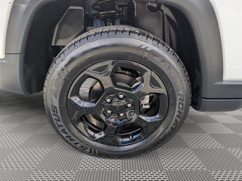 Used 2023 Jeep Compass Trailhawk AWD/4WD image 9