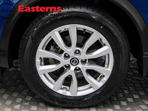 Used 2022 Nissan Rogue Sport S image 53