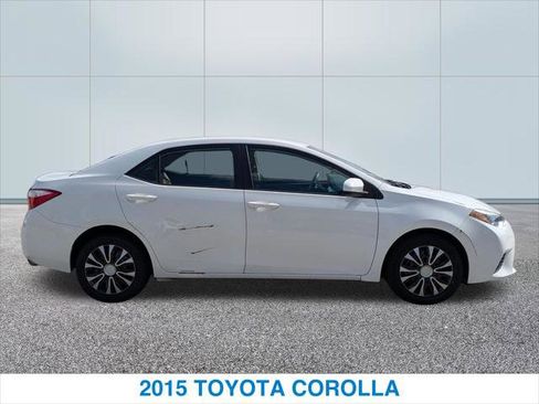 Used 2015 Toyota Corolla LE FWD image 6