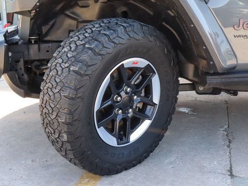 Used 2021 Jeep Wrangler Unlimited Rubicon AWD/4WD image 16