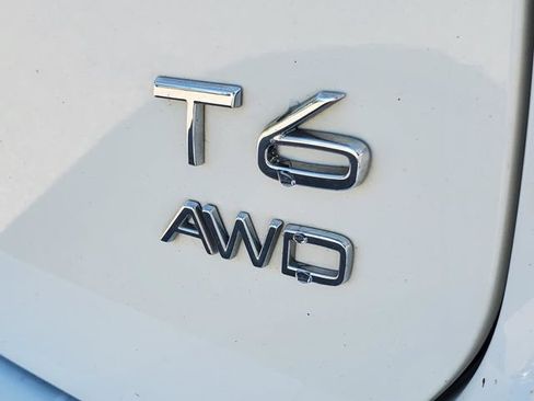 Used 2017 Volvo XC60 T6 Inscription w/ Climate Package AWD/4WD image 8