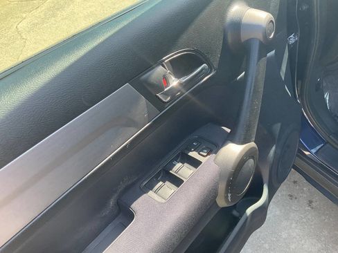 Used 2010 Honda CR-V LX image 10