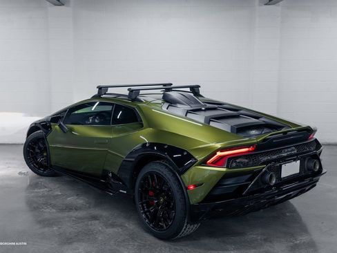 Used 2024 Lamborghini Huracan Sterrato image 11