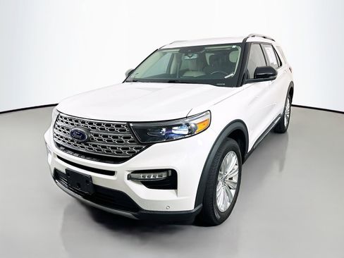 Used 2022 Ford Explorer Limited w/ Equipment Group 301A AWD/4WD image 3