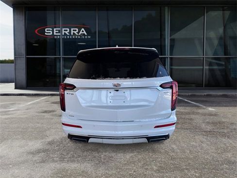 Used 2020 Cadillac XT6 Premium Luxury image 3