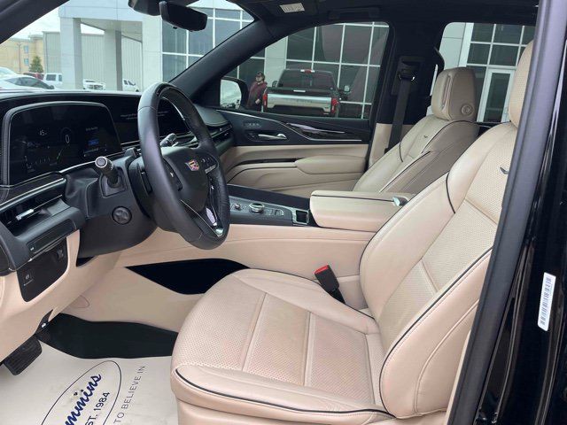 Used 2023 Cadillac Escalade Premium Luxury RWD image 22