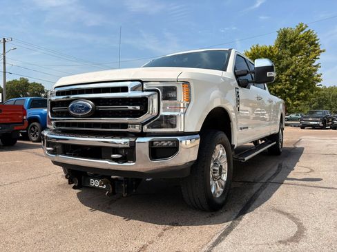Used 2020 Ford F350 Lariat w/ Lariat Ultimate Package AWD/4WD image 4